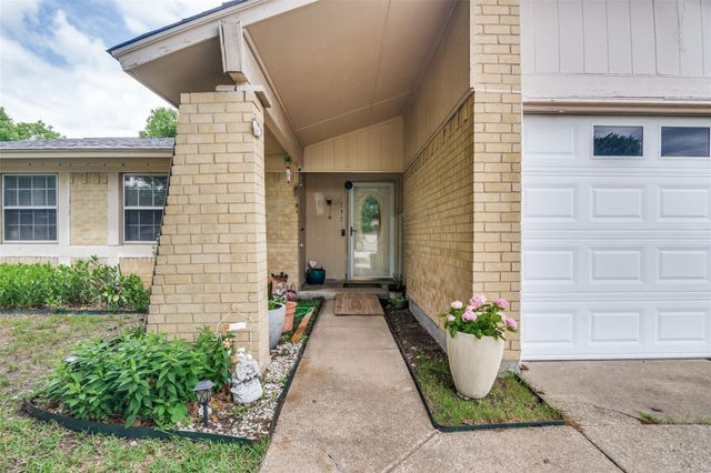 2921 Rustic Meadow Dr — Village Meadows Sec 01