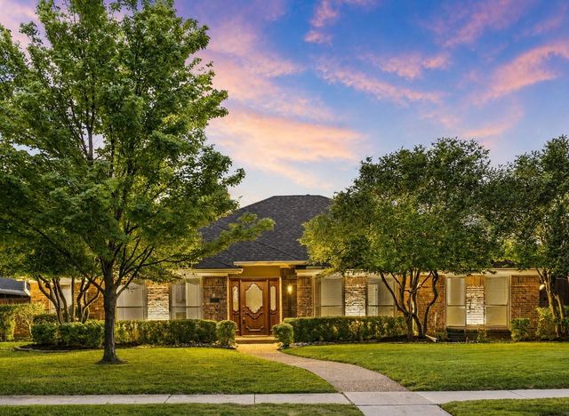 2216 Chadbourne Dr — Quail Creek Add
