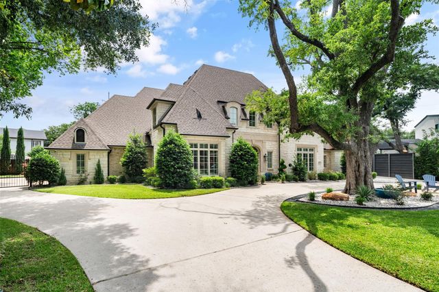 4674 College Park Dr — Hockaday Square