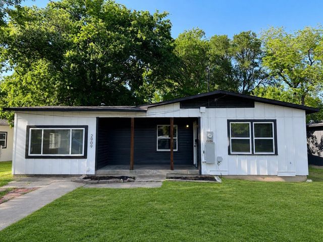 2909 56th St — Corrigan Gardens
