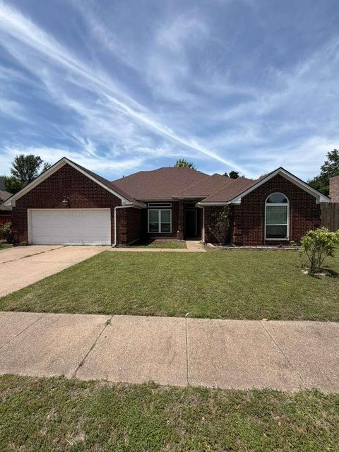 906 busby — STONEWOOD HEIGHTS