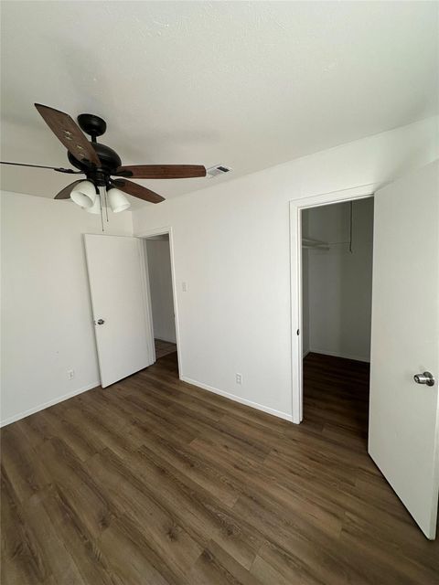 907 Broadway, Euless, TX, 76040