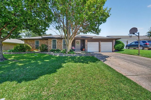 4043 Glenbrook Dr — Meadow Creek Add