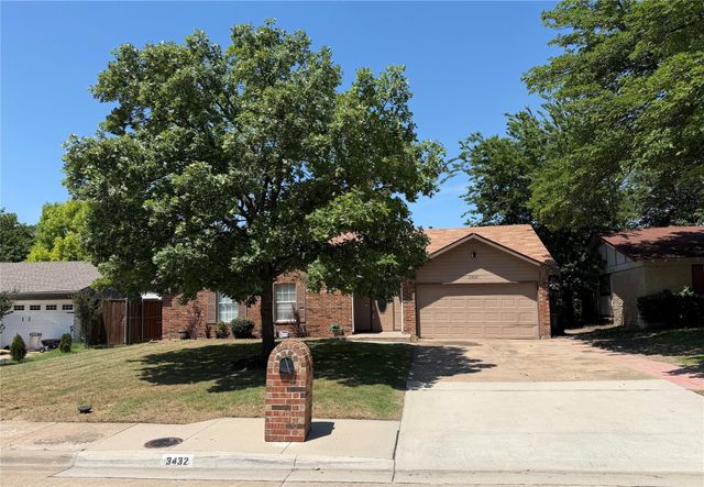 3432 Glenwood Ln — Village North Add Second Sec