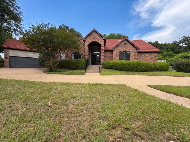 2405 Castle Rock Rd — Forest Hills Add