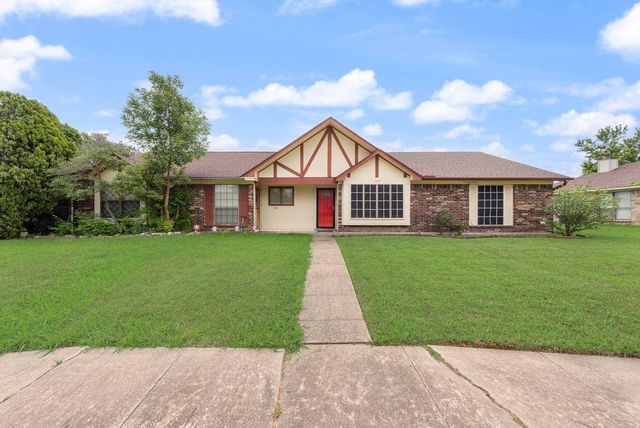 2312 Ember Lee Dr — Schreiber Estates