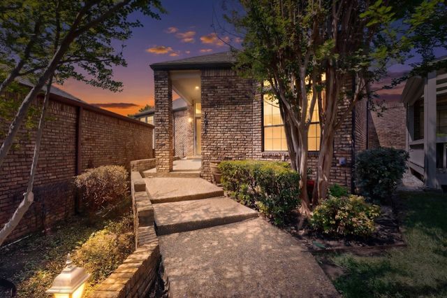 14015 Highmark Sq — Regency Place
