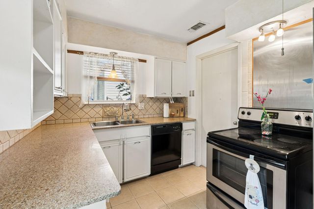 1822 Finley Rd — Ridgecrest 06