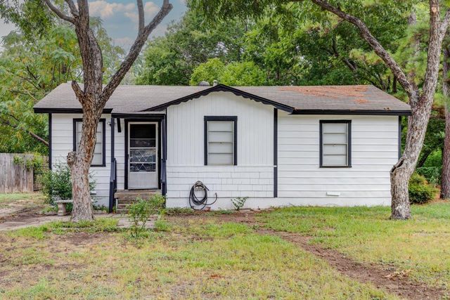 2409 Pecandale Dr — Pecan Acres Sub