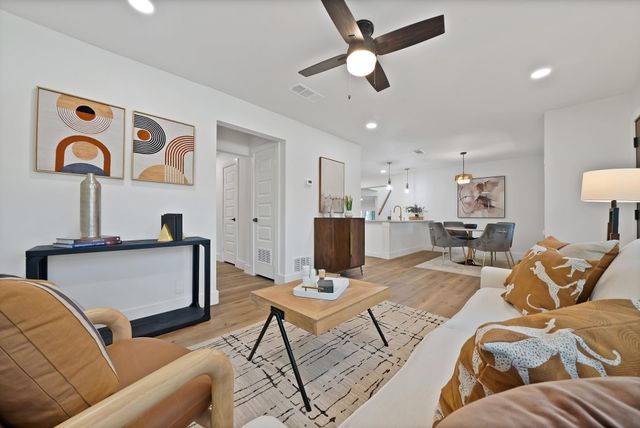 2926 Hillglenn Rd — Shiloh Park