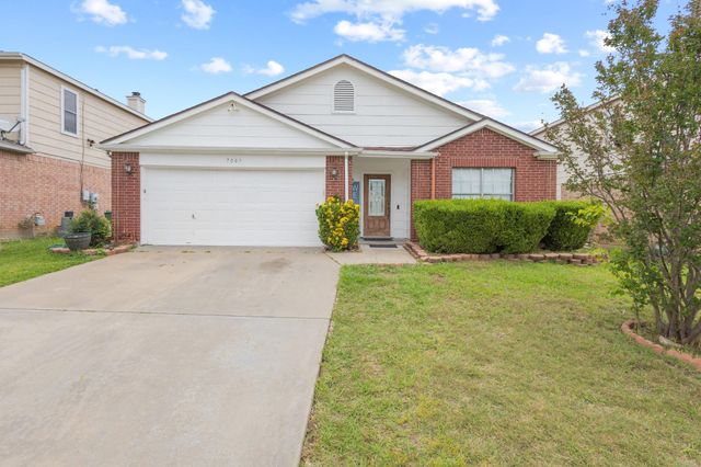 7007 Glenshire Dr — Windtree Ridge Add