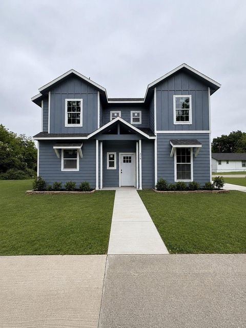 316 Henry St — Oaklawn
