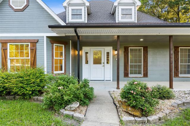 1044 E Woodridge Rd — Rutherford