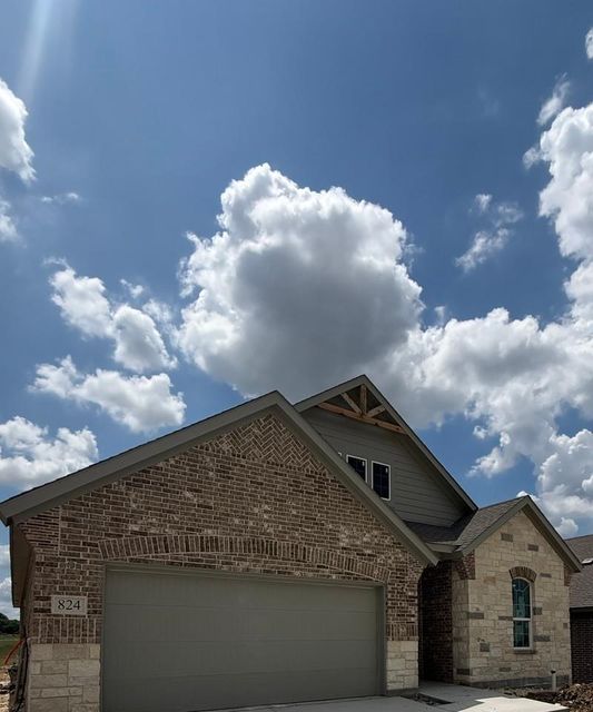824 Elmstead Dr — Westpoint Park