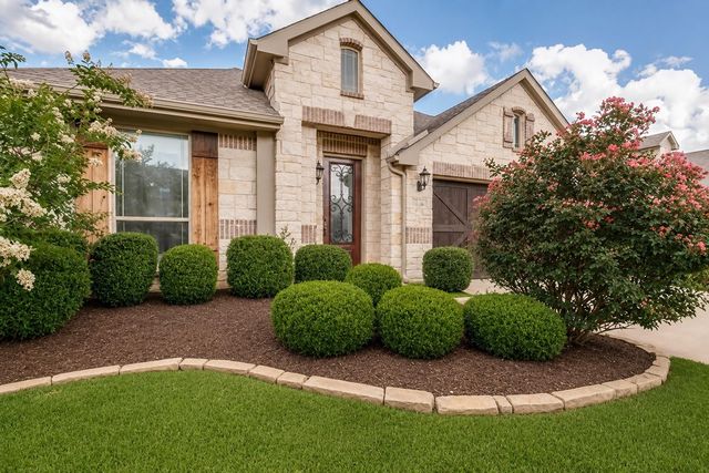 734 Larkspur Ln — Massey Mdws
