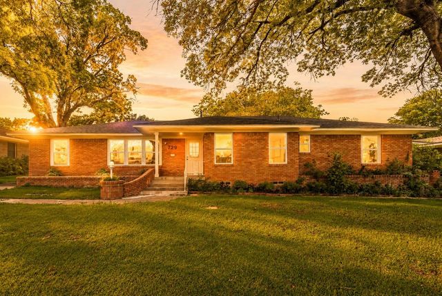 729 Town Creek Dr — Glen Oaks