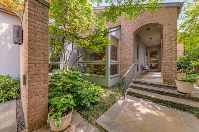 12102 Vendome Pl — Parc Du Lac Estates
