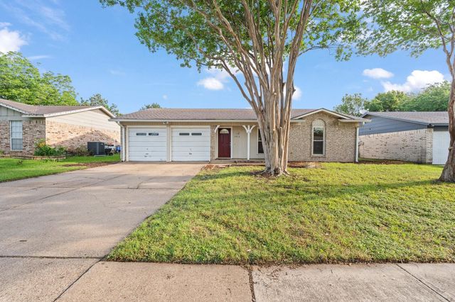 1013 Waverly Dr — Rolling Meadows