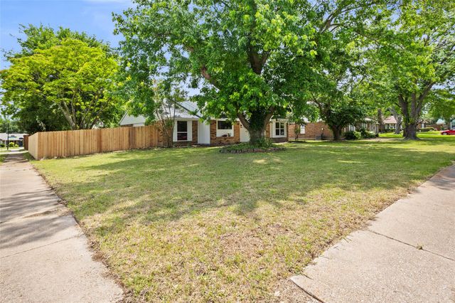 1518 Reisen Dr — Northlake Estates