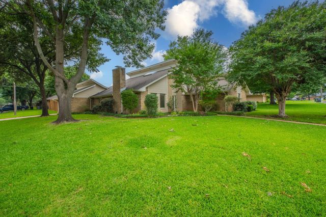 1000 Briarcliff Dr — Meadow Park Estates Add