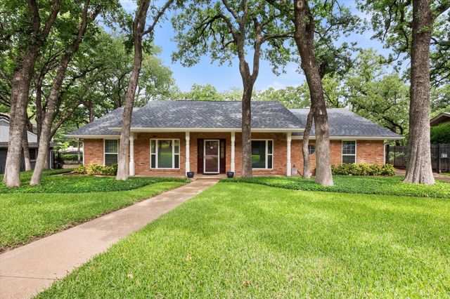 3307 Yellowstone Dr — Woodland West Estates Add