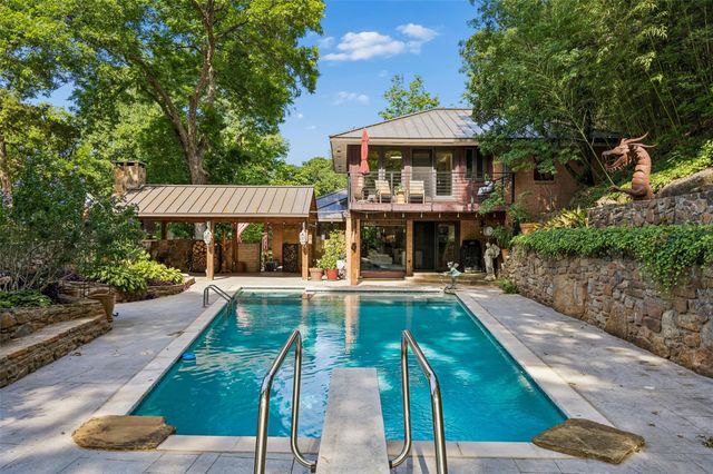 404 W Greenbriar Ln — East Kessler Park