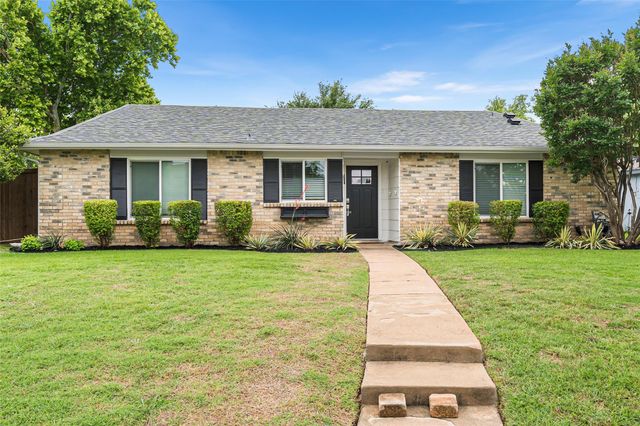 3012 Monarch Dr — Royal Oaks