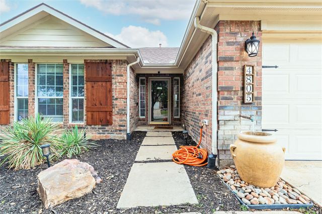 4805 Cliburn Dr — Heritage Add