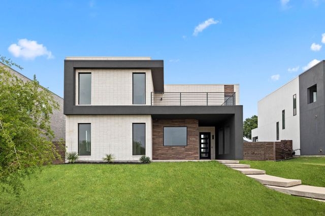 8356 Fairview Dr — Creekside Village