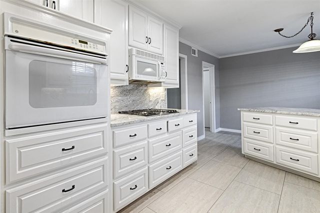 614 Brookfield Dr — Glenbrook Meadows Sec 01