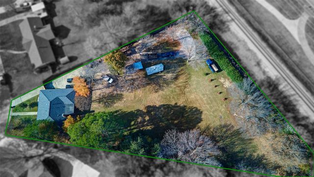 100 Valley View Dr N — Rustic Oaks Add