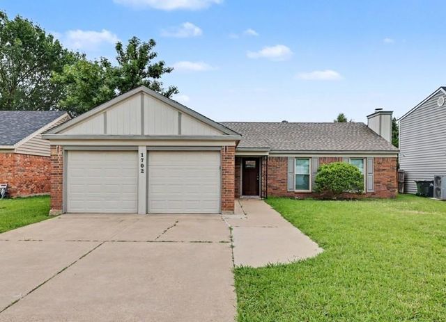 1702 Crimson Ct — Countryside Add