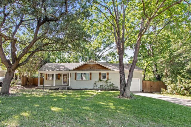 2021 Elmwood Blvd — Baker Harbors