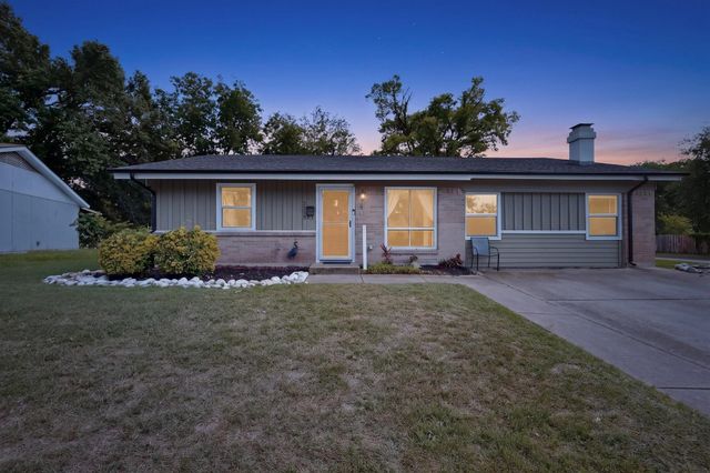 2238 Sussex Dr — English Estates