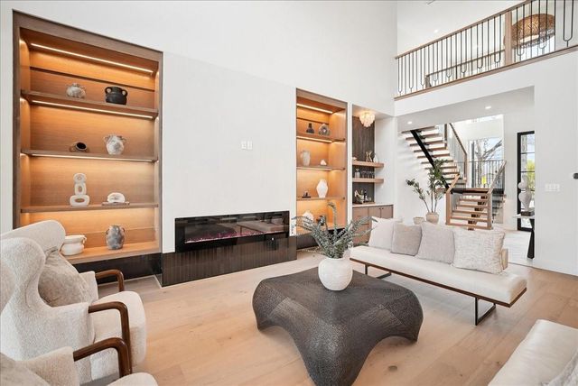 6471 Trammel Dr — Kelman William.