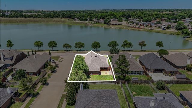 8552 Lake Springs Trl — Lakes Of River Trails Add