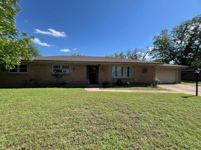155 Chateau Dr — Hallmark Add