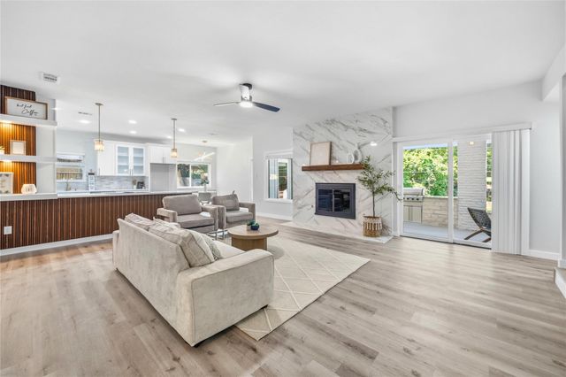 1013 Tanglewood Ln — Tanglewood Add