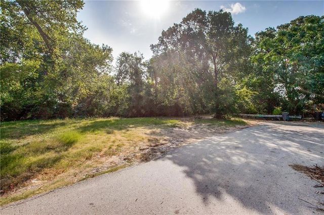 6922 Mohawk Dr — Heartsill