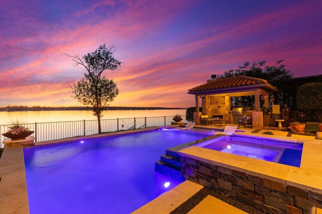 10047 Lakeside Dr — Resort On Eagle Mountain Lake