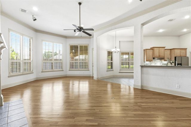 6308 Kiest Forest Dr — Hunters Creek Ph 9