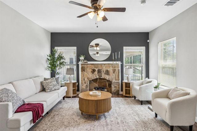 1408 S Fitzhugh Ave — Fair Oaks