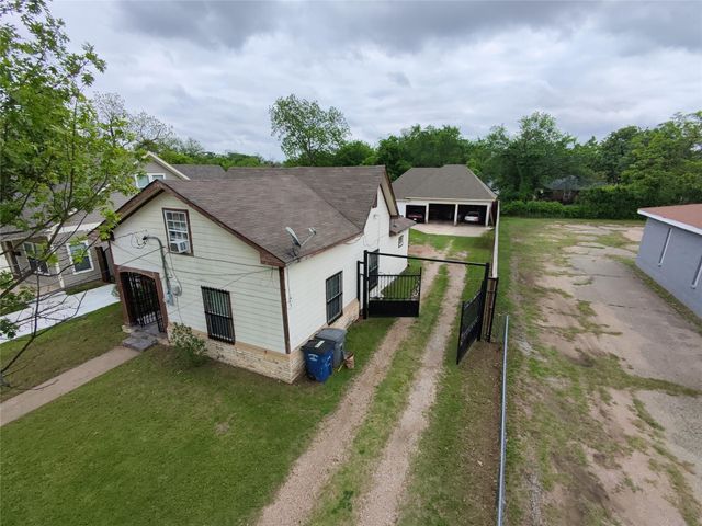 2210 Eugene St — Reaves Place Rev