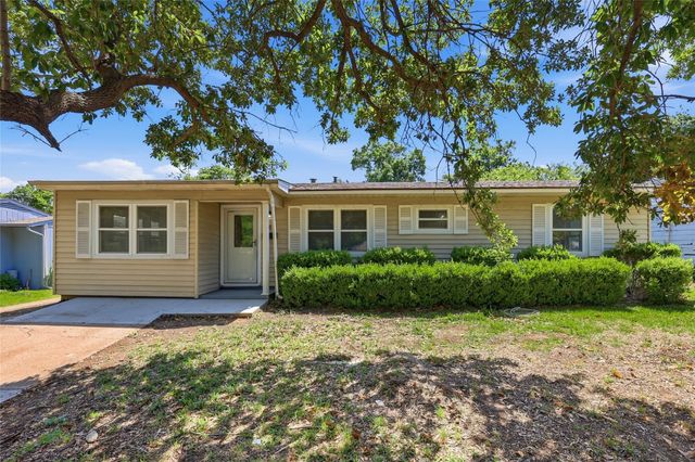 807 Highland Dr — Valley View Add