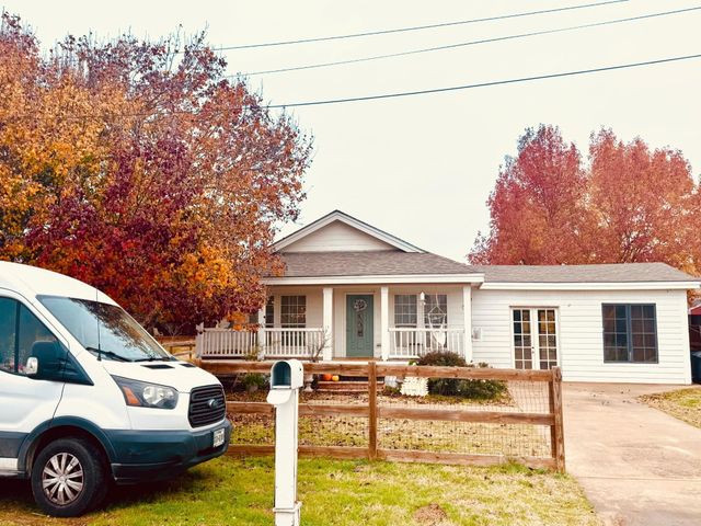 3814 Middlefield Rd DA — Middlefield Estates