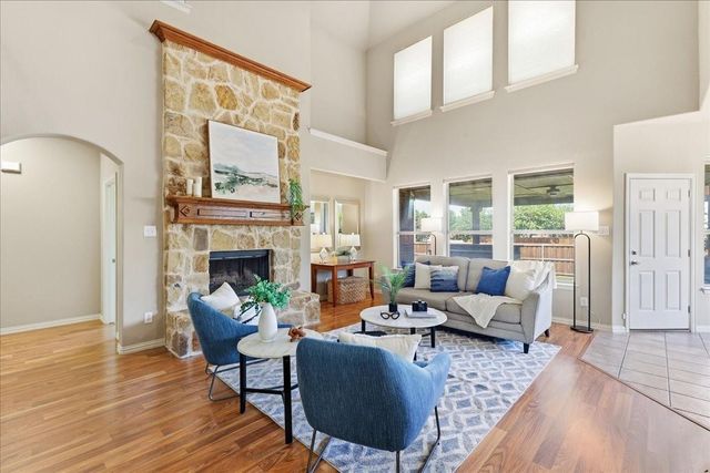 15445 Landing Creek Ln — Chadwick Farms Add