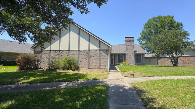 5426 Barcelona Dr — La Prada 01