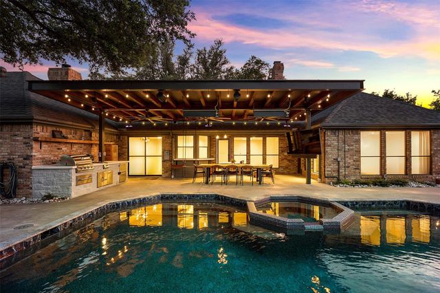 7107 Nicki Ct — Highlands Of Mckamy V