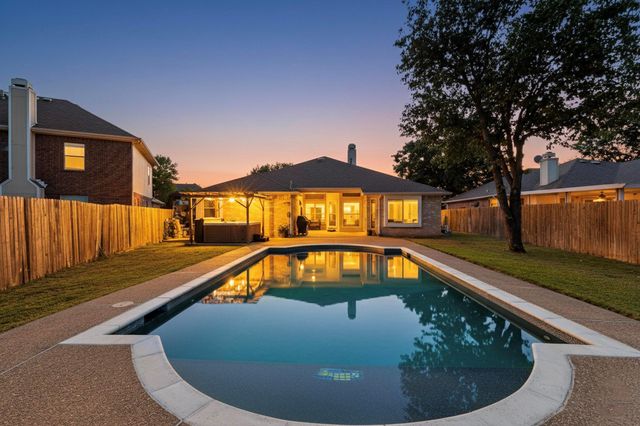 211 Ember Glen Dr — Villages of Fairfield Add