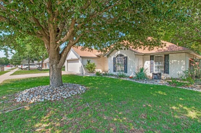 7100 Windhaven Rd — Windcrest Add